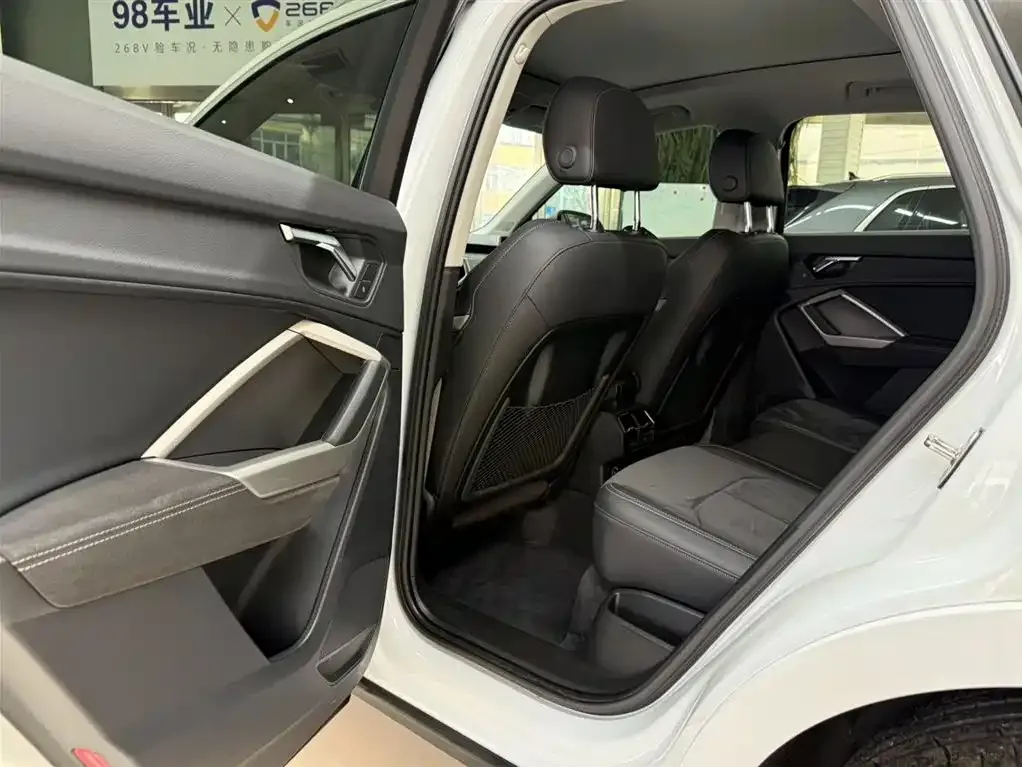 Audi Q3 2023 из CN, фото 3