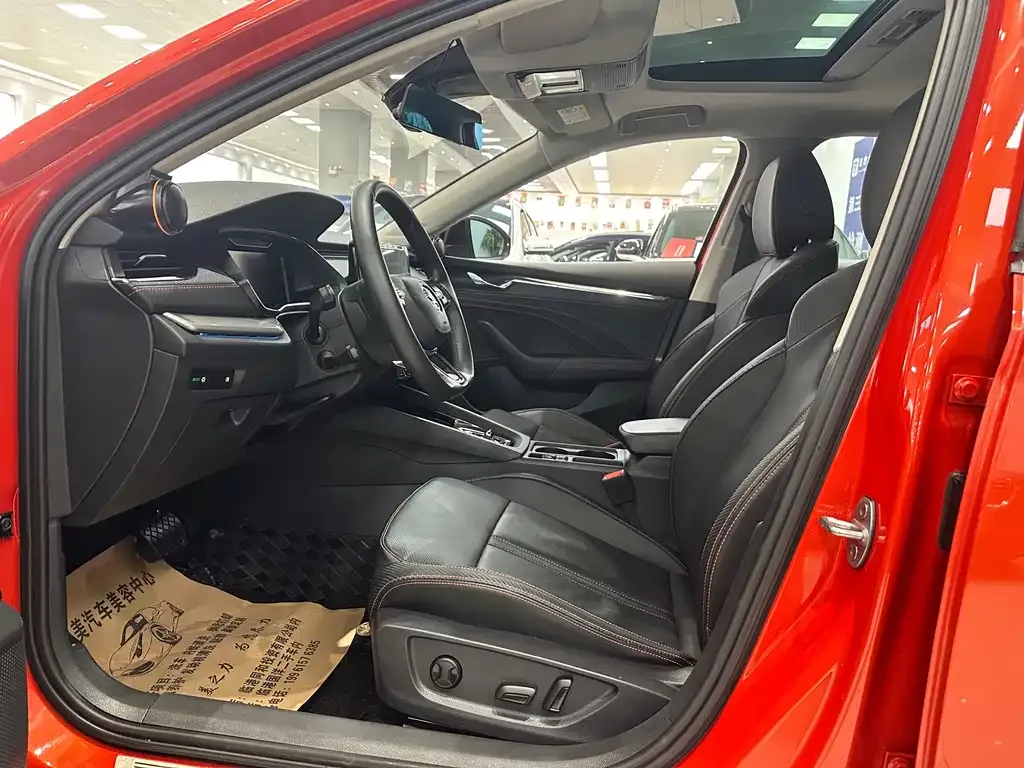 Skoda Octavia 2021 из CN, фото 4