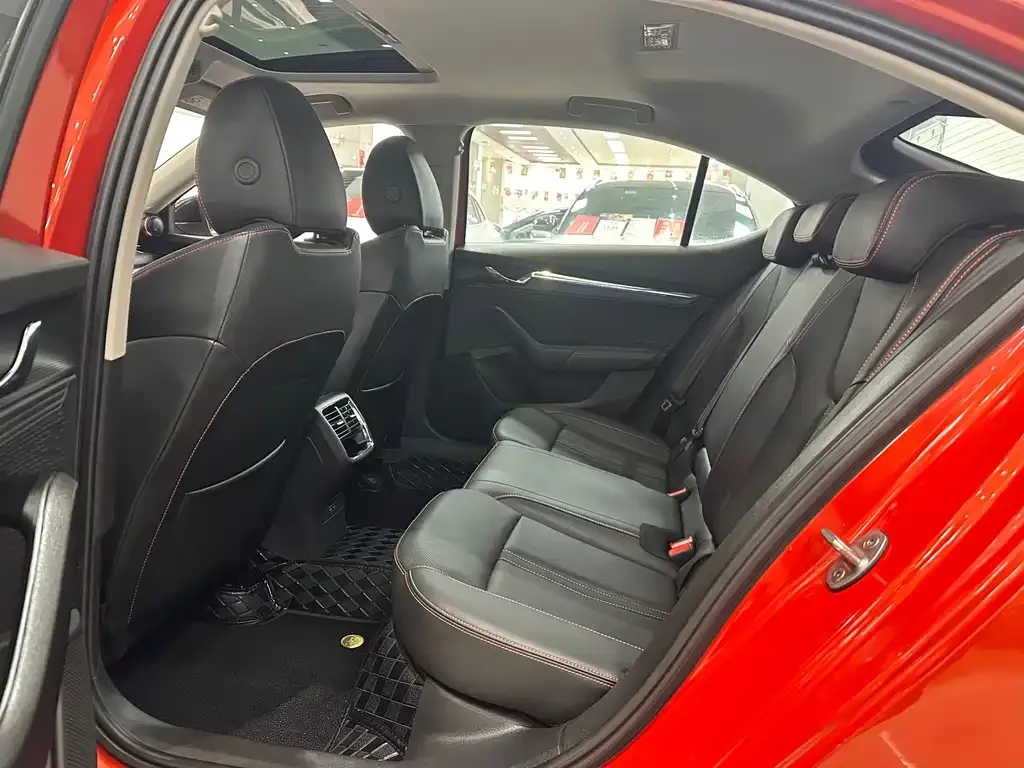 Skoda Octavia 2021 из CN, фото 10