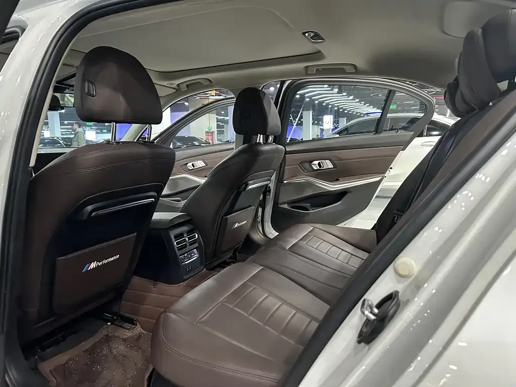 BMW 3 Series 2021 из CN, фото 6