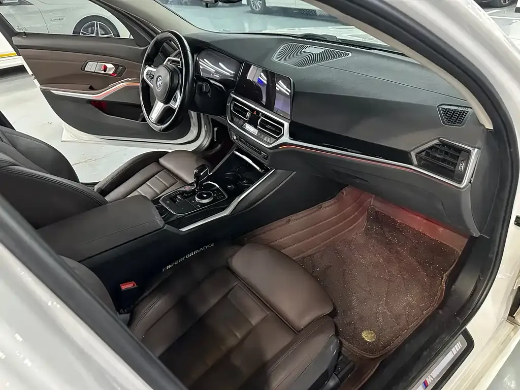 BMW 3 Series 2021 из CN, фото 8