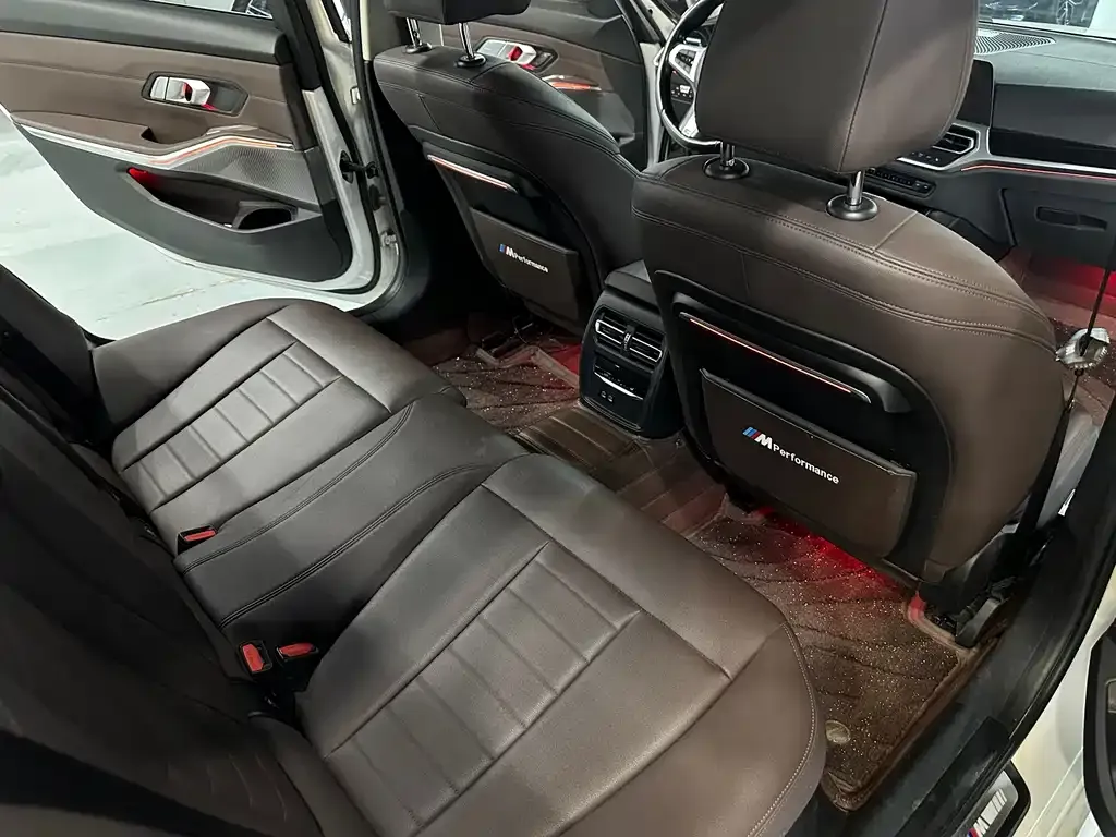 BMW 3 Series 2021 из CN, фото 3