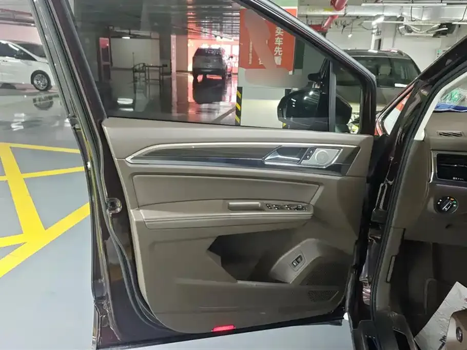 Volkswagen Viloran 2021 из CN, фото 10