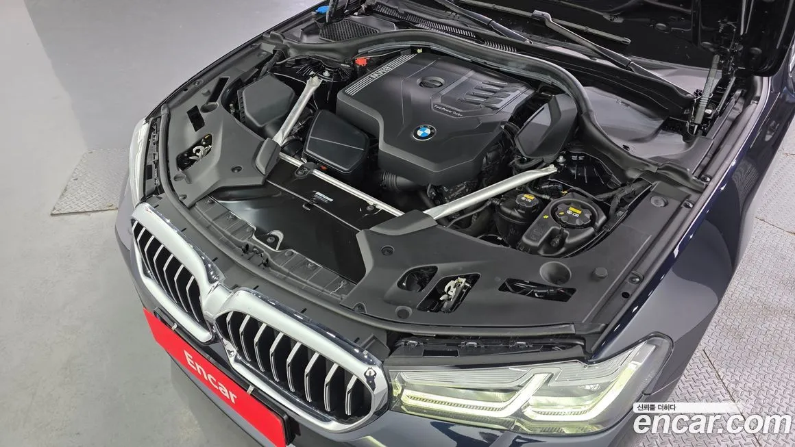 BMW 5-Series 2022 из KR, фото 8