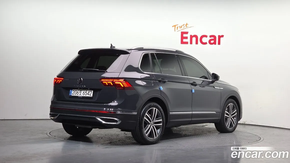 Volkswagen Tiguan — фото 7