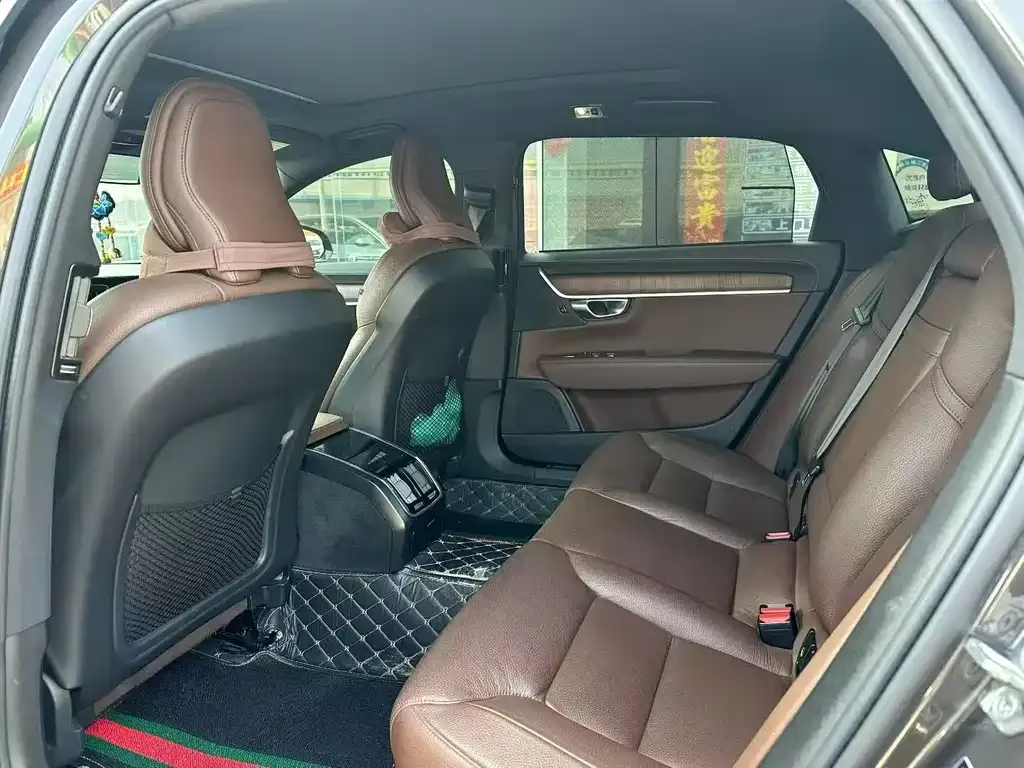 Volvo S90 2021 из CN, фото 3