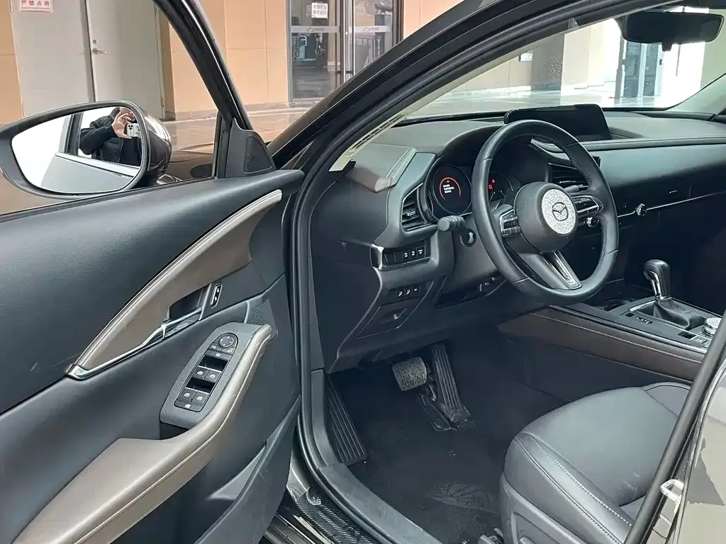 Mazda CX-30 2022 из CN, фото 8