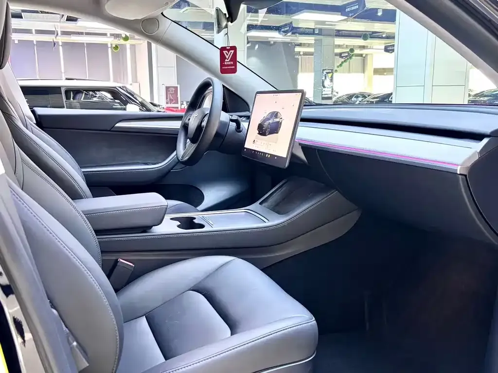 Tesla Model Y 2024 из CN, фото 8