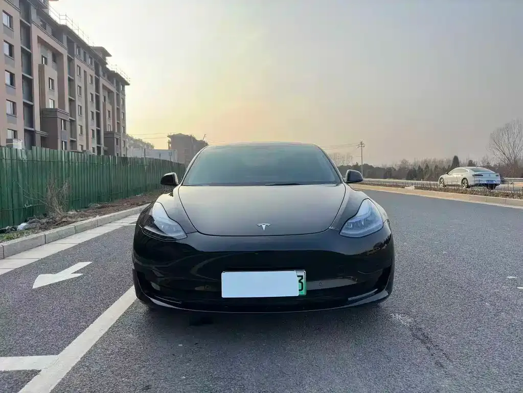 Tesla Model 3 — фото 8