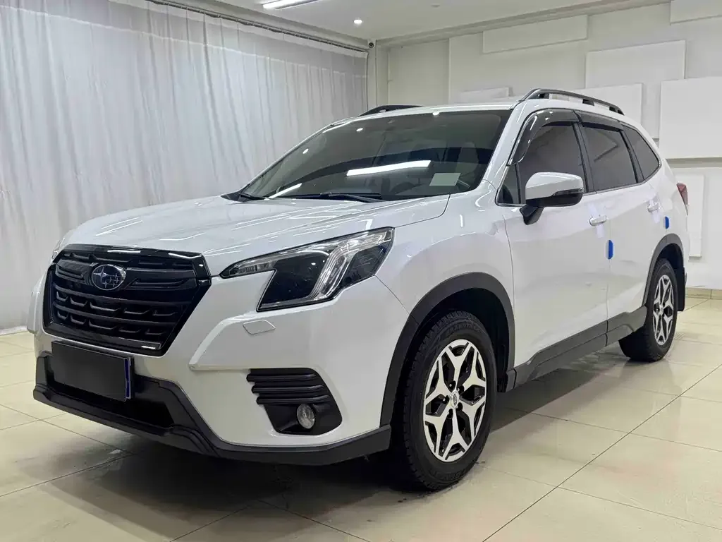 Subaru Forester — фото 1