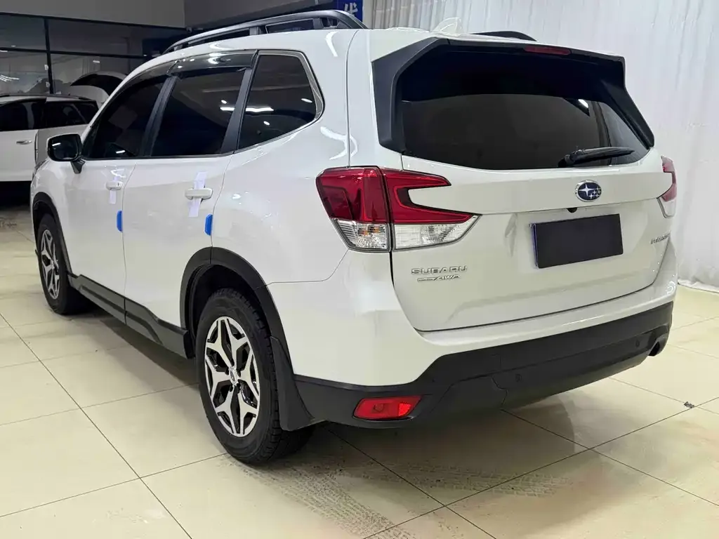 Subaru Forester — фото 4