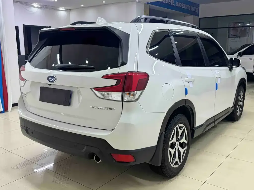 Subaru Forester — фото 9
