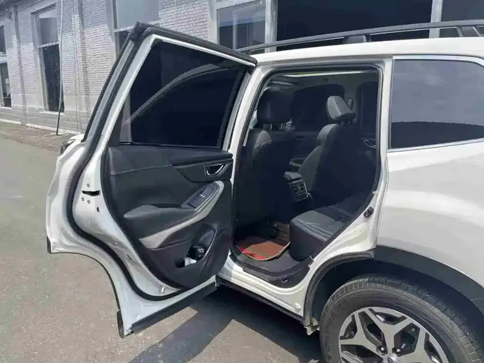 Subaru Forester 2023 из CN, фото 10