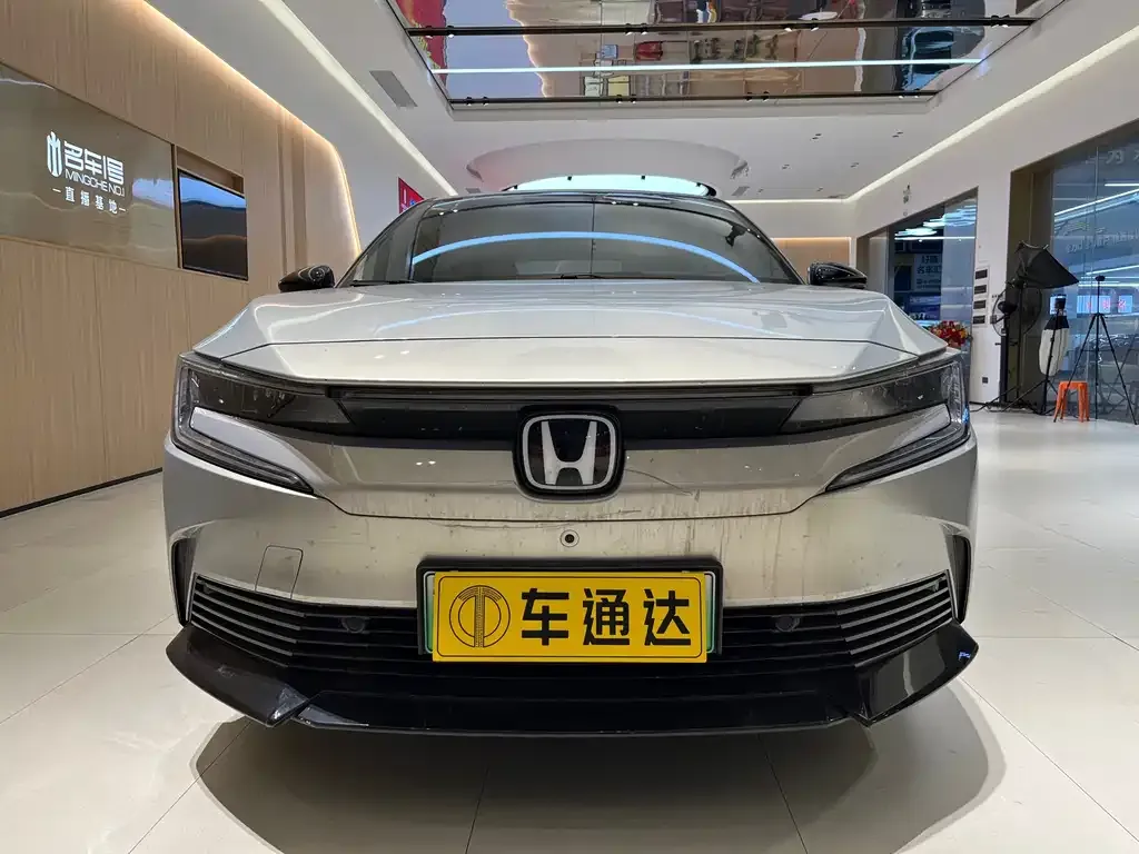 Honda e:NP2