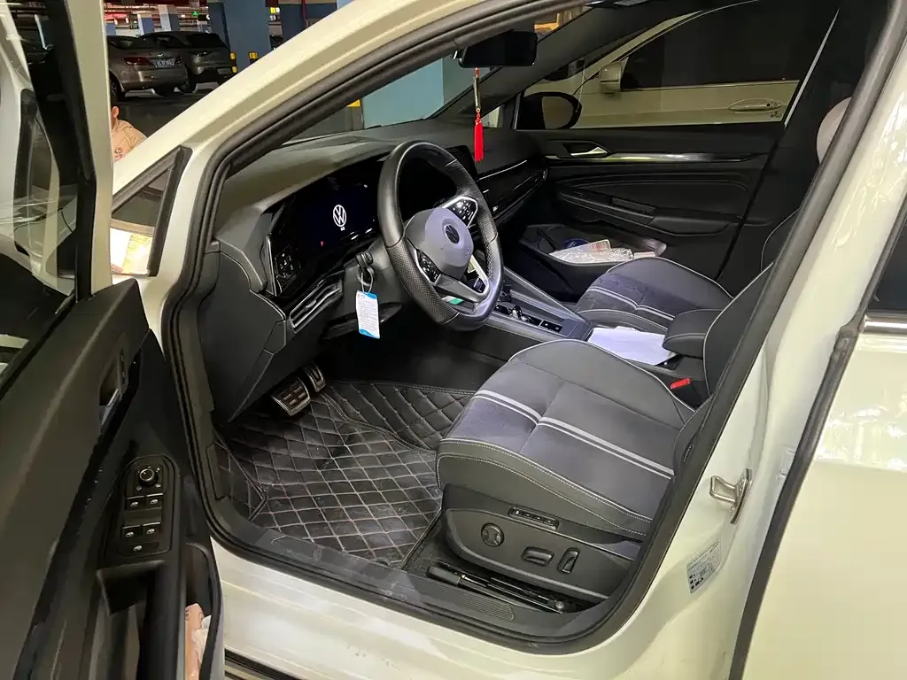 Volkswagen Golf 2021 из CN, фото 4