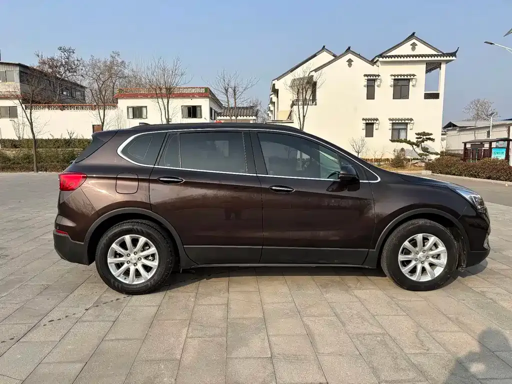 Buick Envision Plus — фото 10