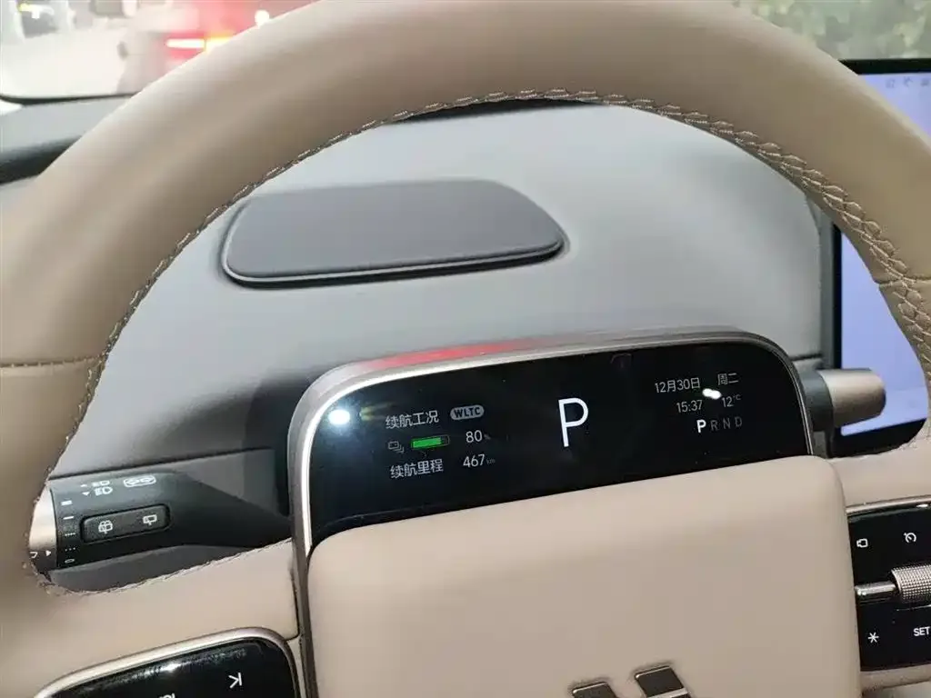 Li Auto i8 — фото 2