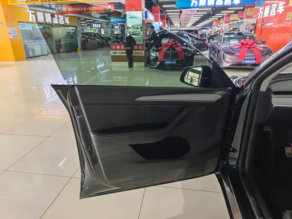 Tesla Model Y 2024 из CN, фото 10