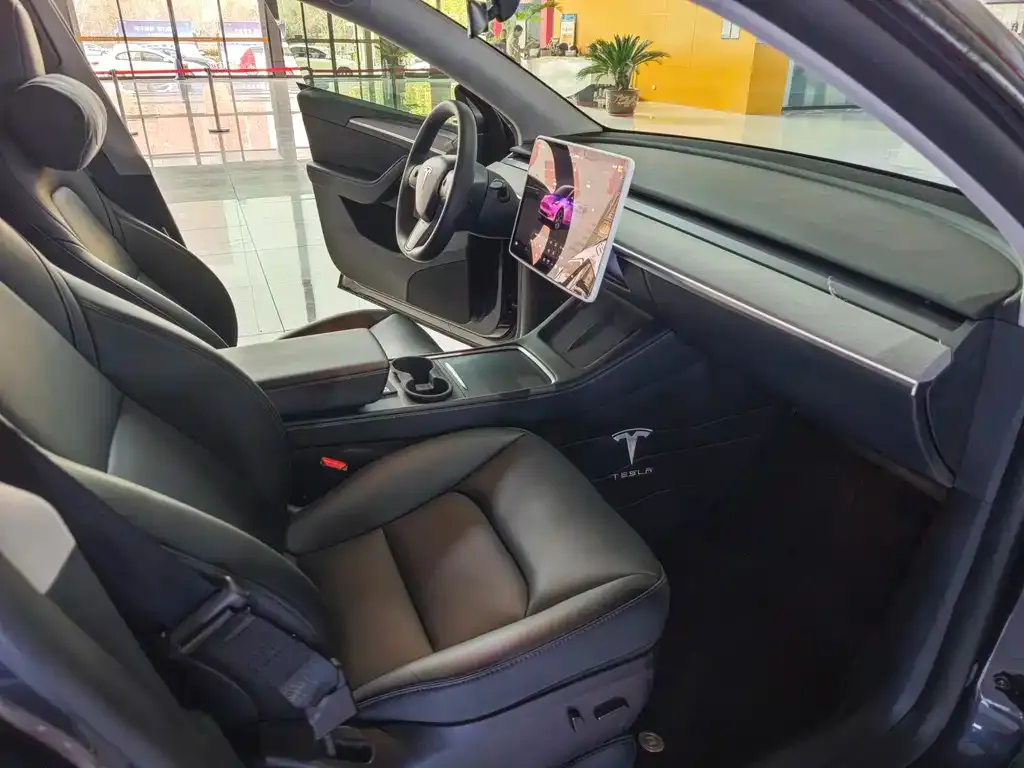 Tesla Model Y 2024 из CN, фото 3