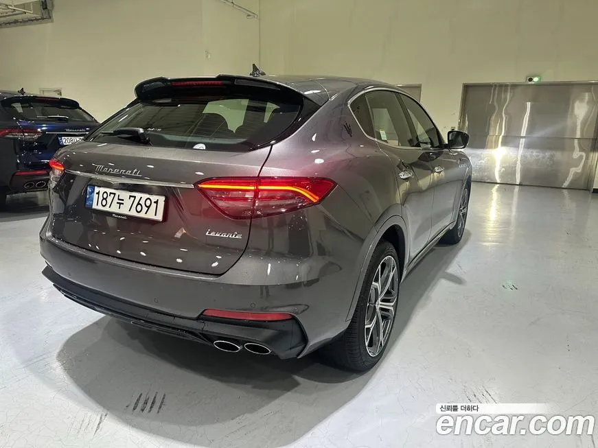 Maserati Levante — фото 2