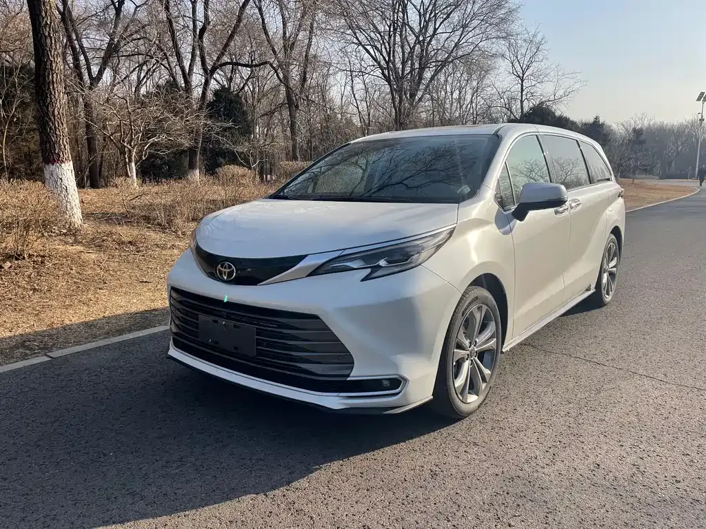 Toyota Sienna 2026 из CN, фото 1