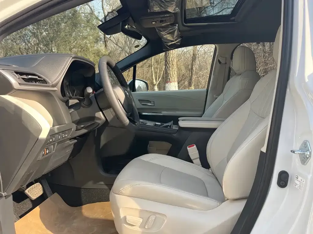 Toyota Sienna 2026 из CN, фото 9