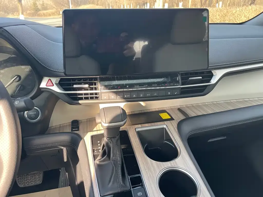 Toyota Sienna 2026 из CN, фото 7