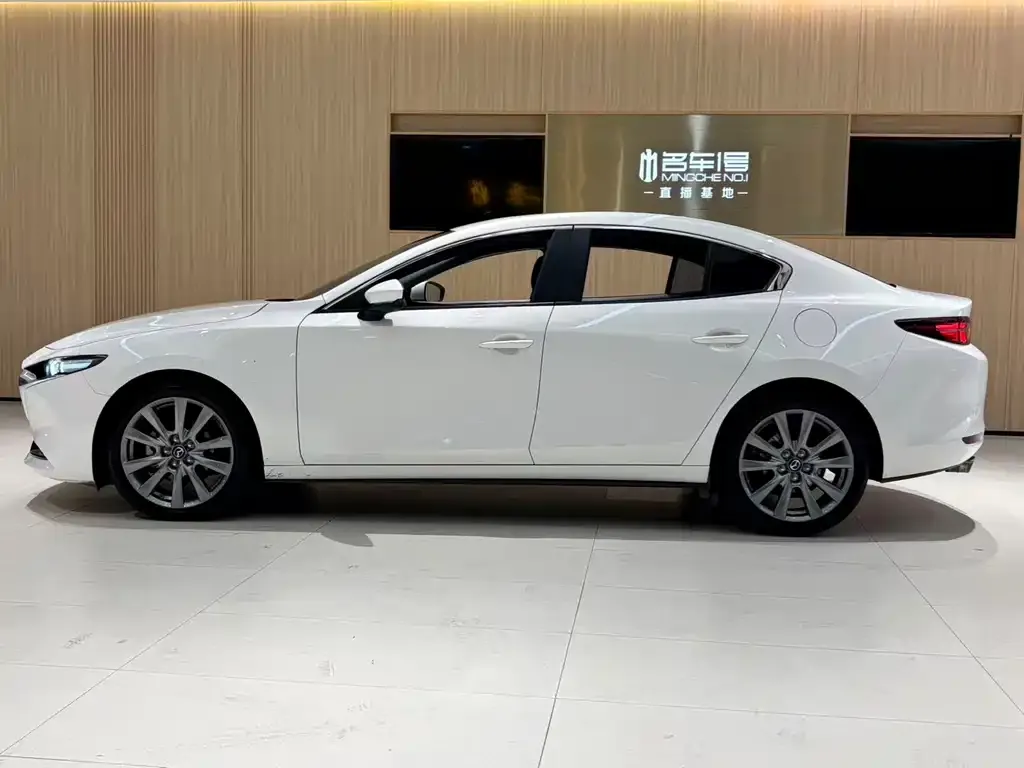 Mazda 3 Axela 2025 из CN, фото 3