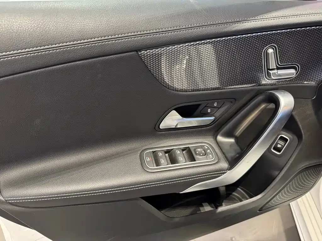 Mercedes-Benz A-Class 2023 из CN, фото 7
