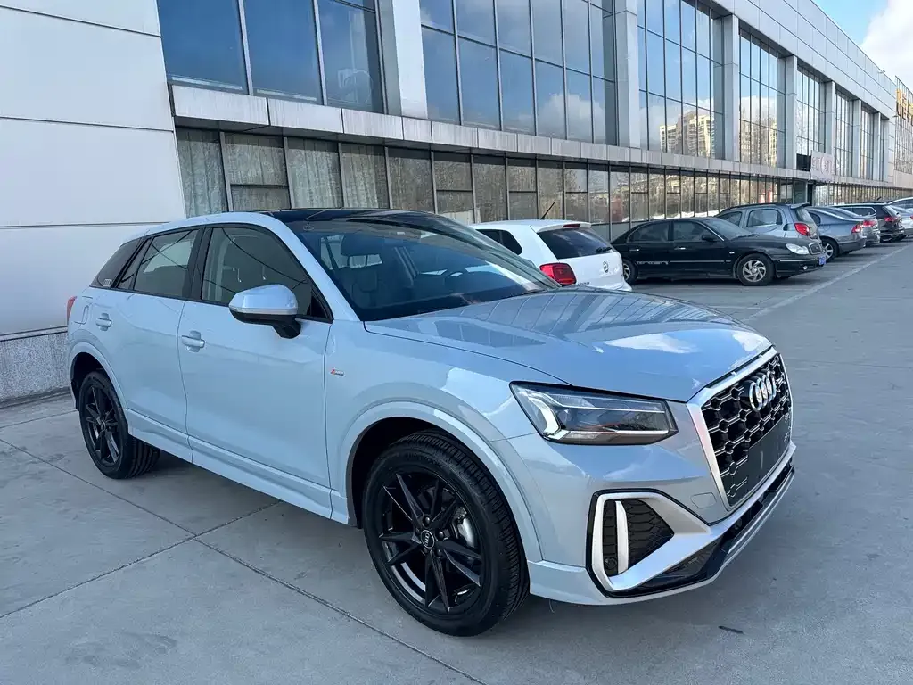 Audi Q2L 2023 из CN, фото 3
