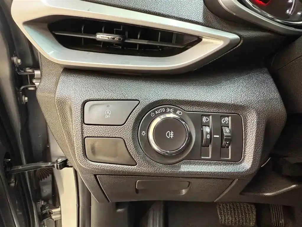 Chevrolet Volando 2023 из CN, фото 7