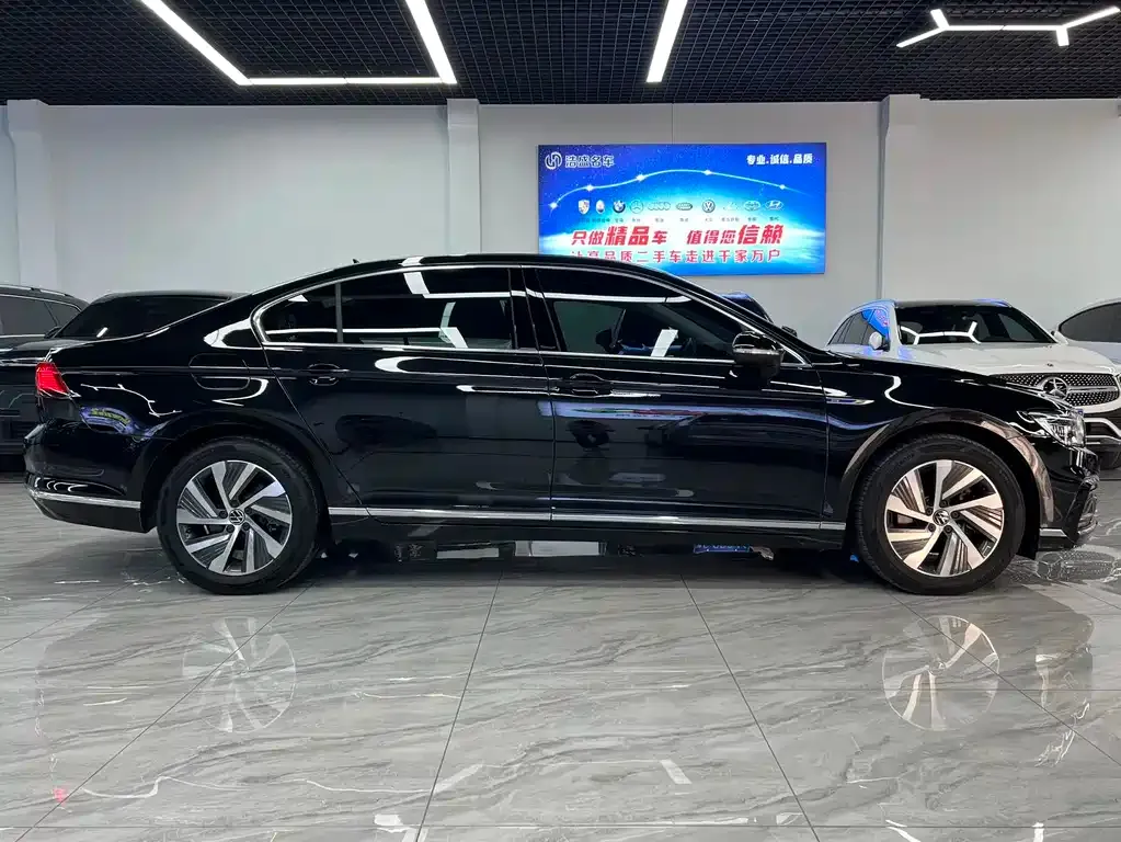 Volkswagen Magotan GTE PHEV 2023 из CN, фото 9