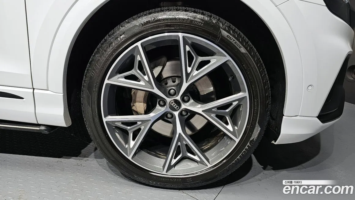 Audi Q8 2023 из KR, фото 3