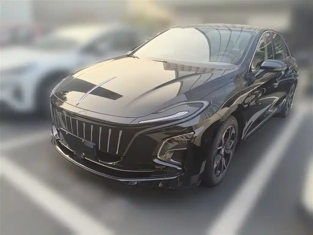 Hongqi E-QM5 — фото 2