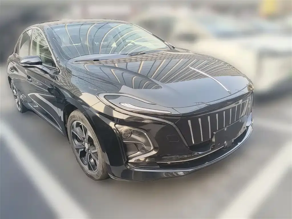 Hongqi E-QM5 — фото 4