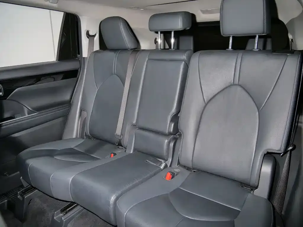 Toyota Highlander — фото 2