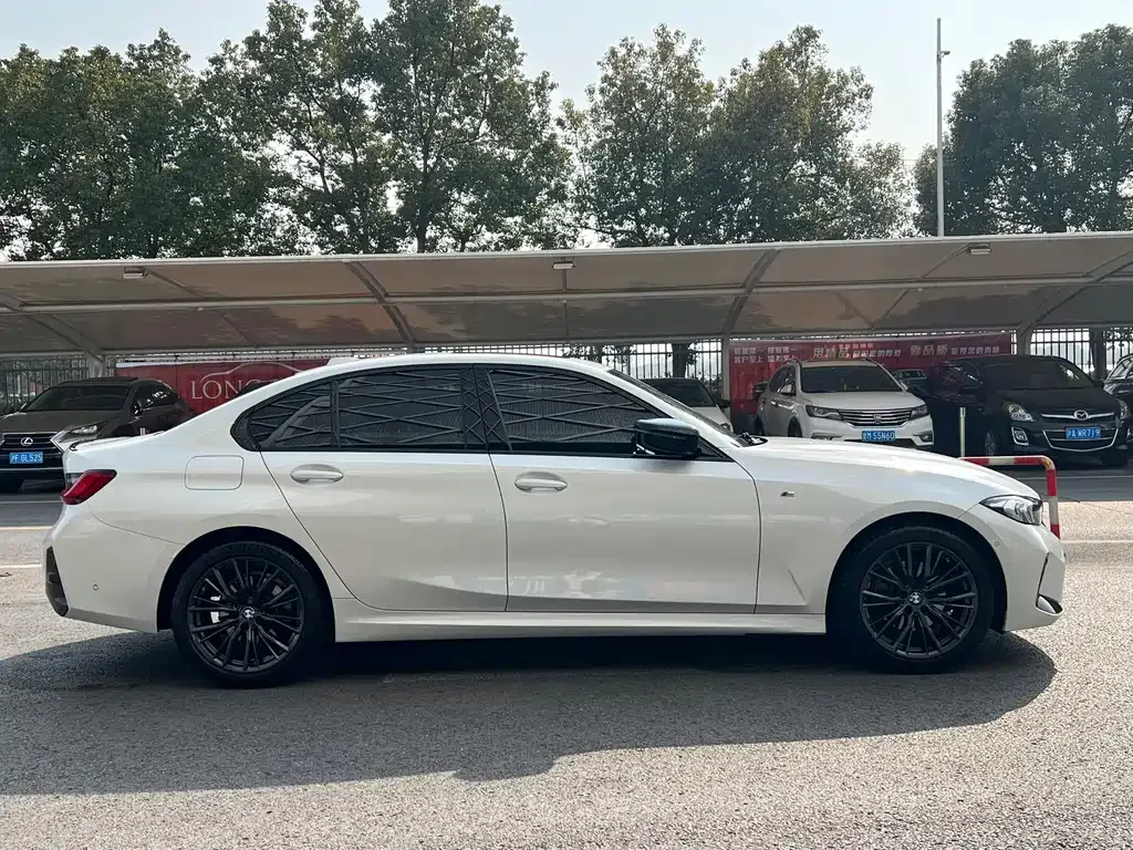 BMW 3 Series 2023 из CN, фото 10