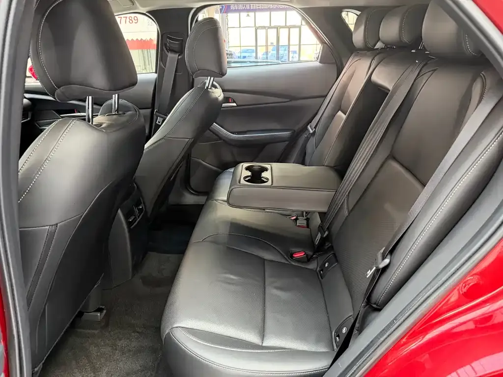 Mazda CX-30 2022 из CN, фото 8