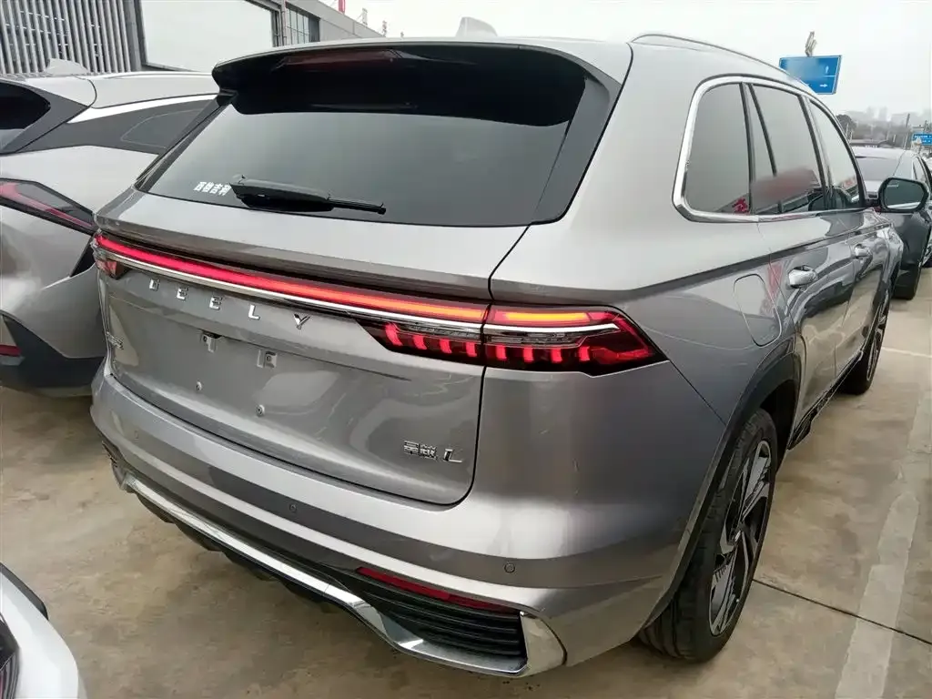Geely Xingyue L — фото 10