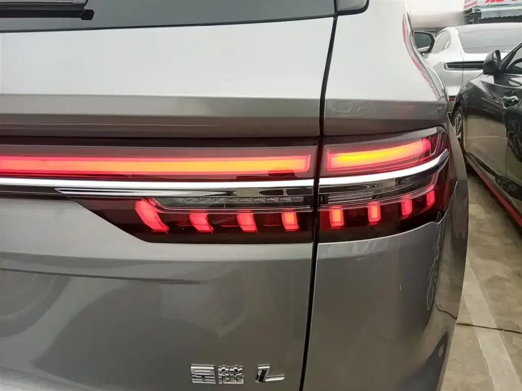 Geely Xingyue L — фото 2