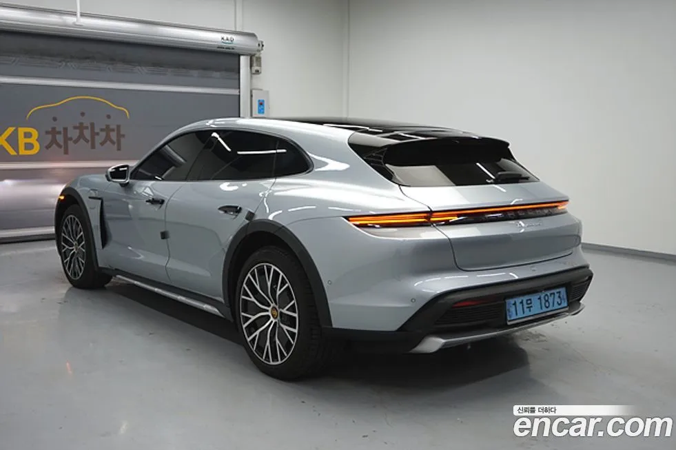 Porsche Taycan 2022 из KR, фото 9