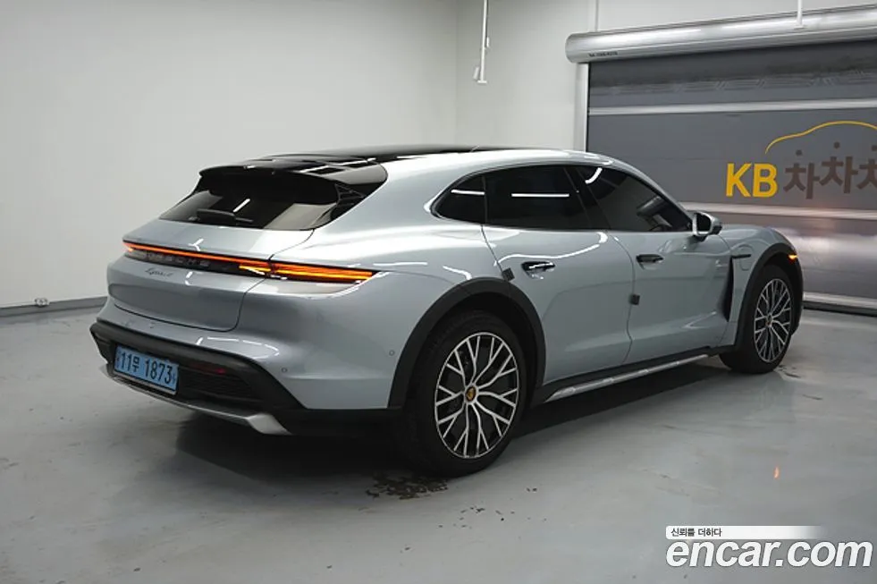 Porsche Taycan 2022 из KR, фото 4