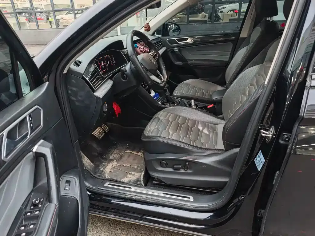 Volkswagen Tiguan X 2023 из CN, фото 2