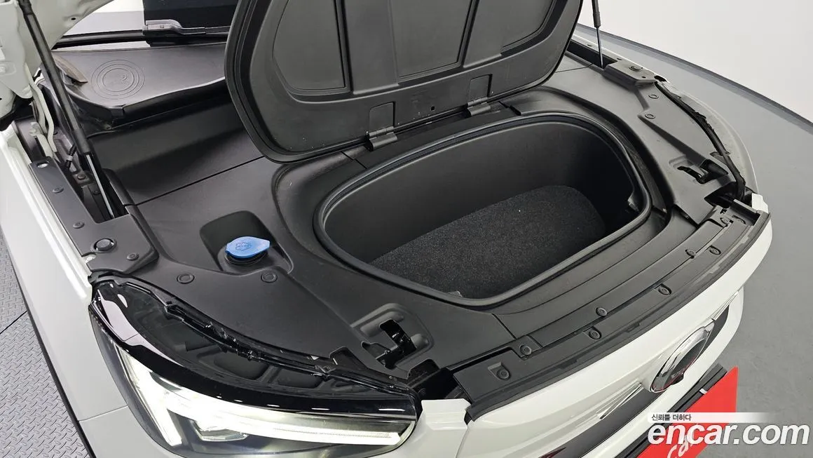 Volvo C40 2024 из KR, фото 10