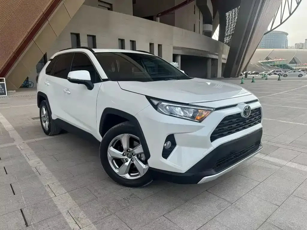 Toyota RAV4 2021 из CN, фото 2