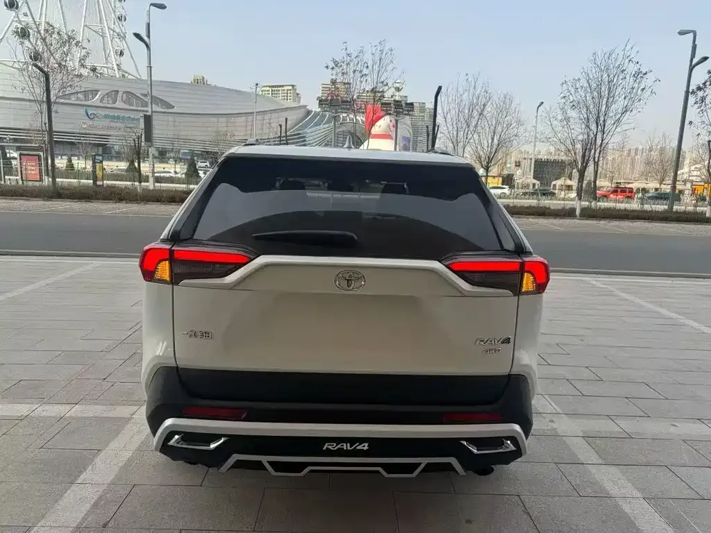 Toyota RAV4 2021 из CN, фото 8