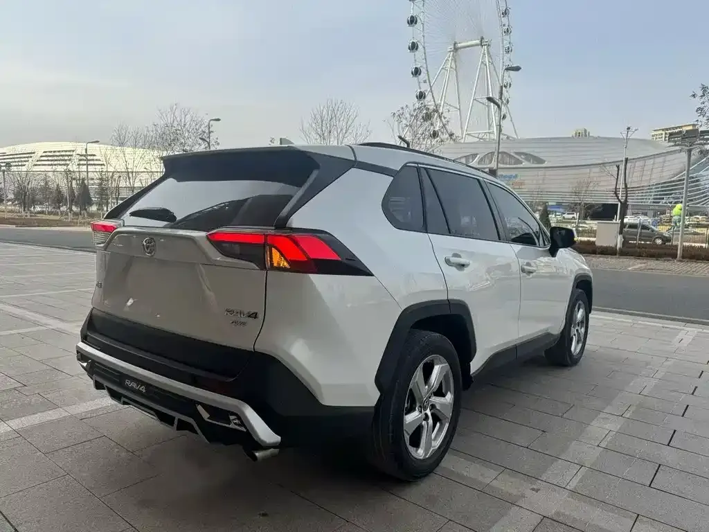 Toyota RAV4 2021 из CN, фото 9