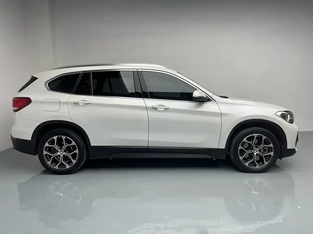 BMW X1 — фото 5