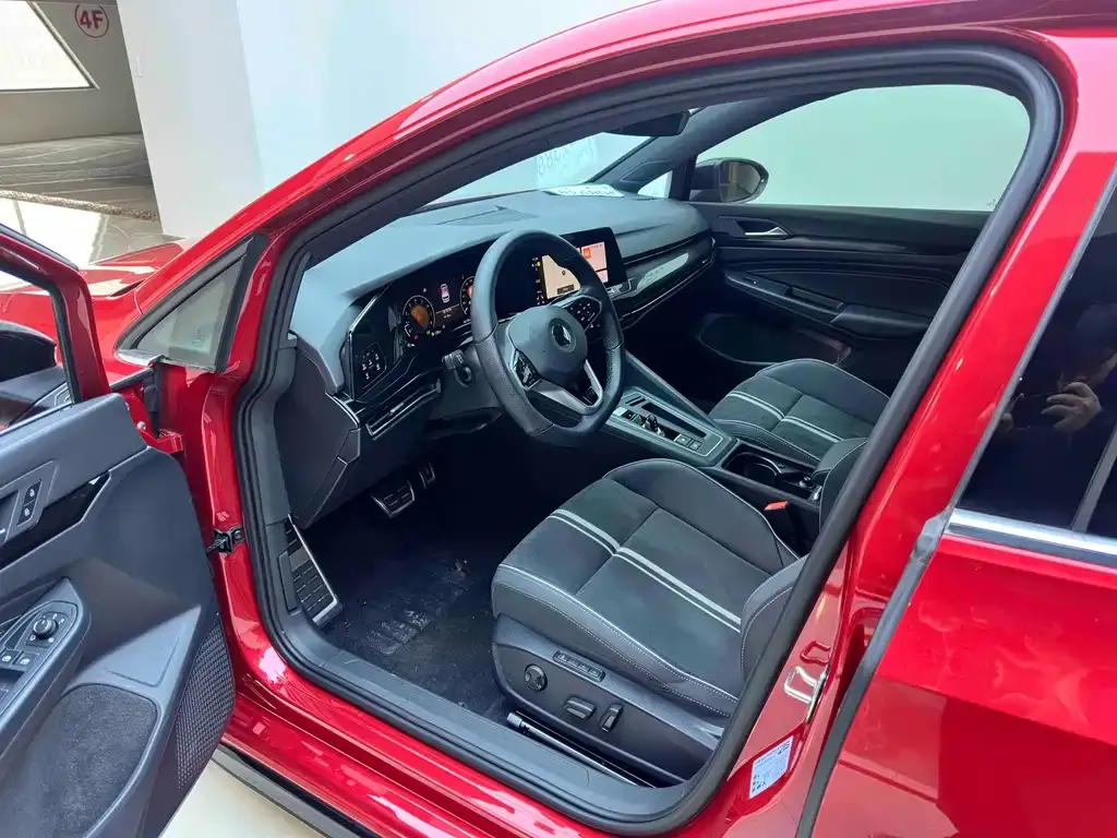 Volkswagen Golf 2022 из CN, фото 6