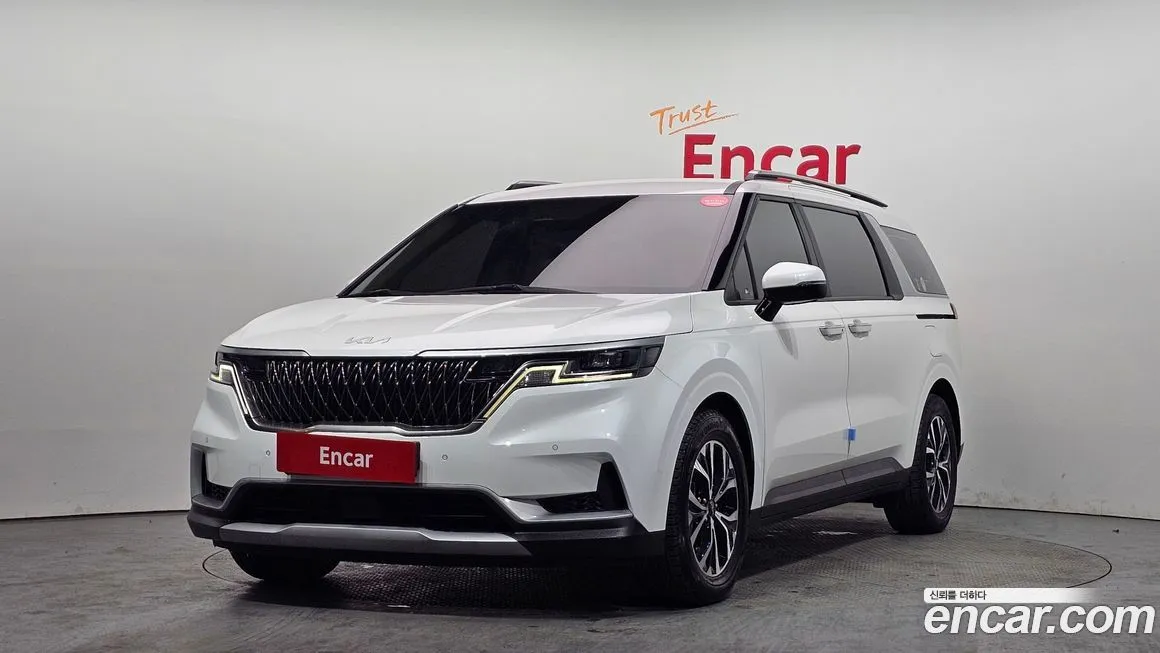Kia Carnival — фото 1